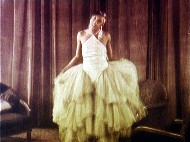 1926 : Joséphine Baker pose dans un salon